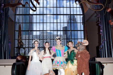 Houston Ballet Kicks Off The 2013 Holiday Season With Free Wortham Theater Center Tree Lighting Ceremony