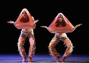 Members of Introdans (Arhnem, Netherlands) in Trompe L'Oeil. Choreographer: Jiri Kylian. Photo by Hans Gerritsen