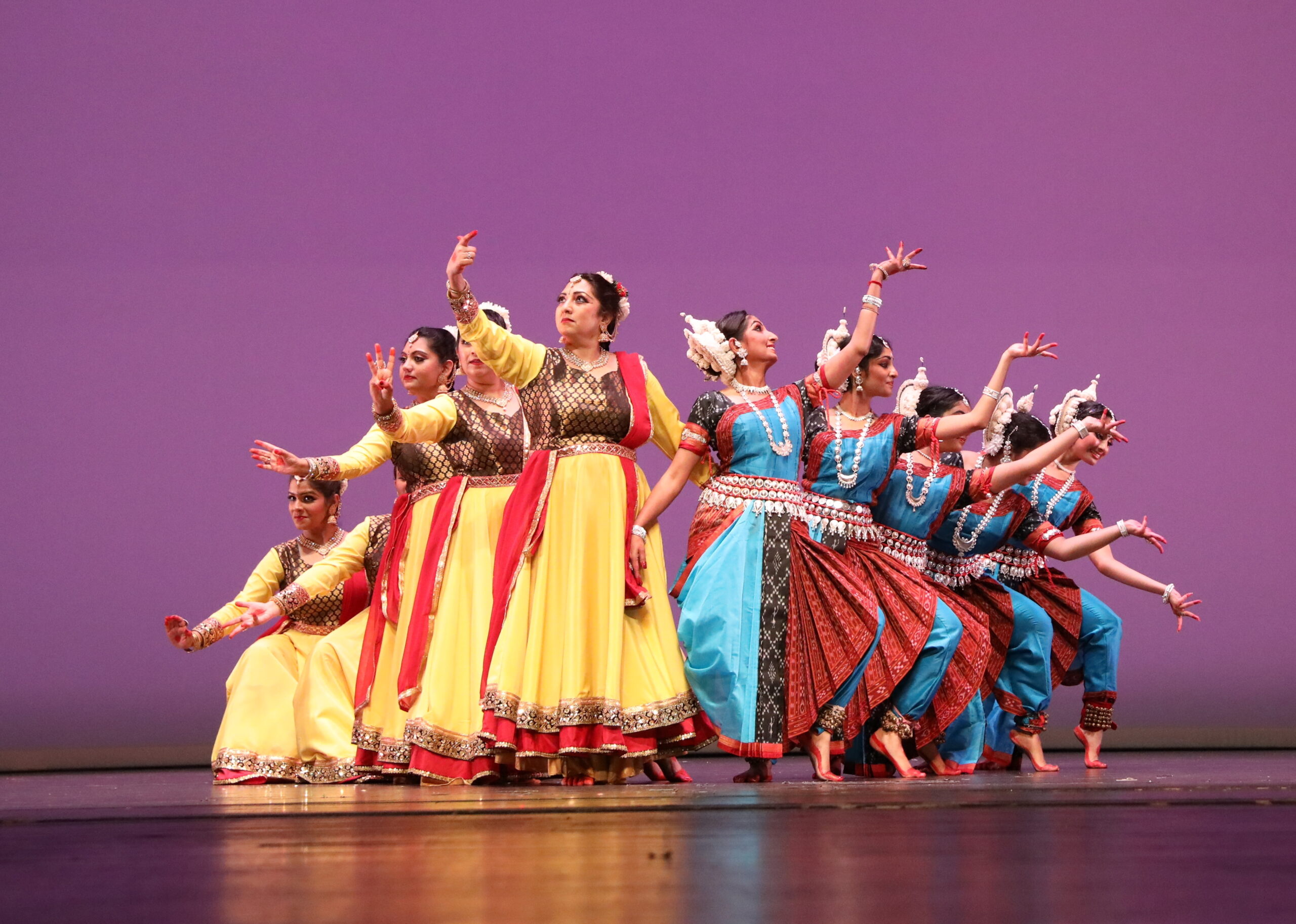 bharatanatyam group dance poses